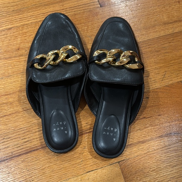 A new day slipper - Picture 2 of 3